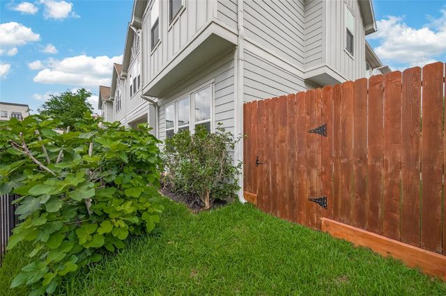 5202 Chandler Street, Houston, TX 77007