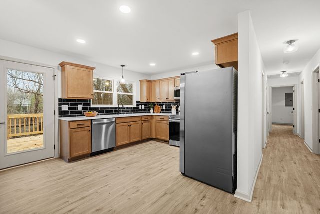 1402 Cagle Rd, Ashland City, TN 37015