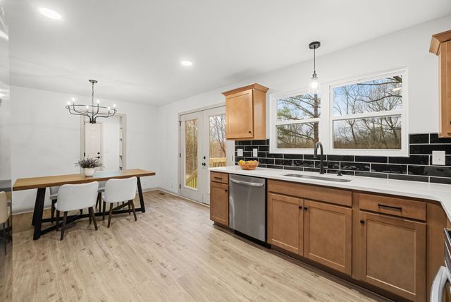 1402 Cagle Rd, Ashland City, TN 37015