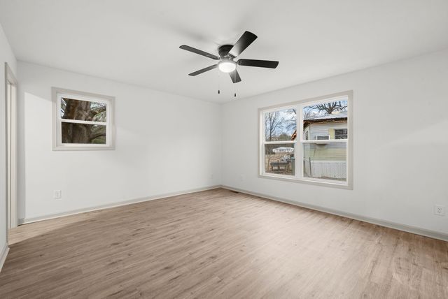 1402 Cagle Rd, Ashland City, TN 37015