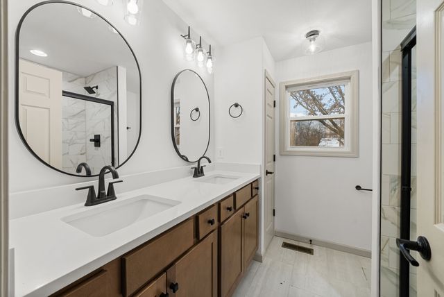 1402 Cagle Rd, Ashland City, TN 37015