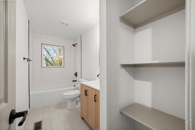 1402 Cagle Rd, Ashland City, TN 37015