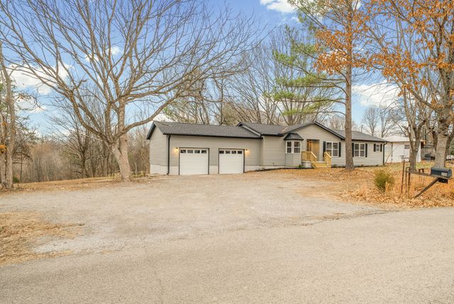 1402 Cagle Rd, Ashland City, TN 37015