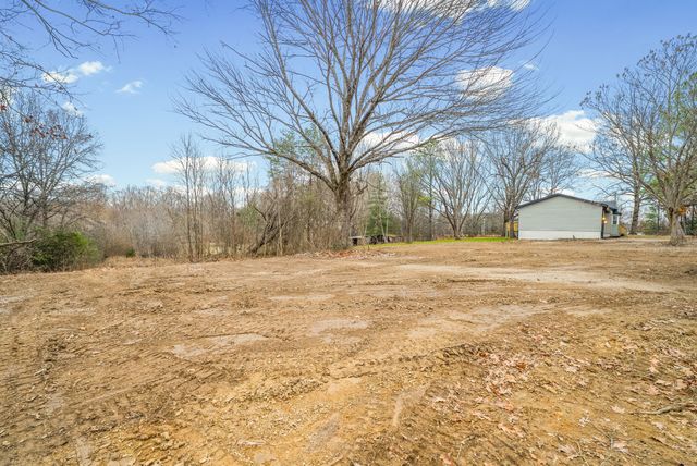 1402 Cagle Rd, Ashland City, TN 37015