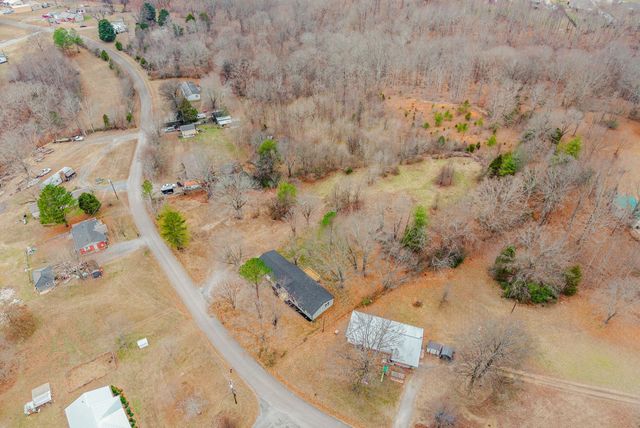 1402 Cagle Rd, Ashland City, TN 37015