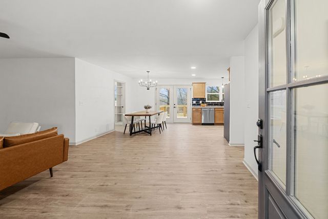 1402 Cagle Rd, Ashland City, TN 37015