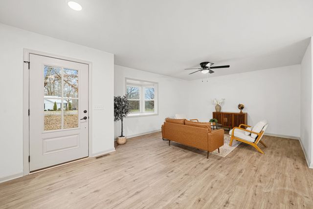 1402 Cagle Rd, Ashland City, TN 37015