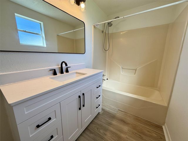 111 4th Street, Brazoria, TX 77422