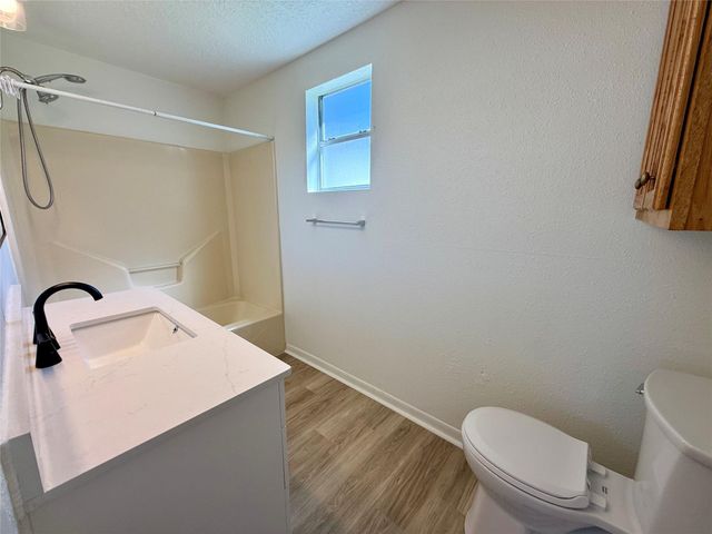 111 4th Street, Brazoria, TX 77422