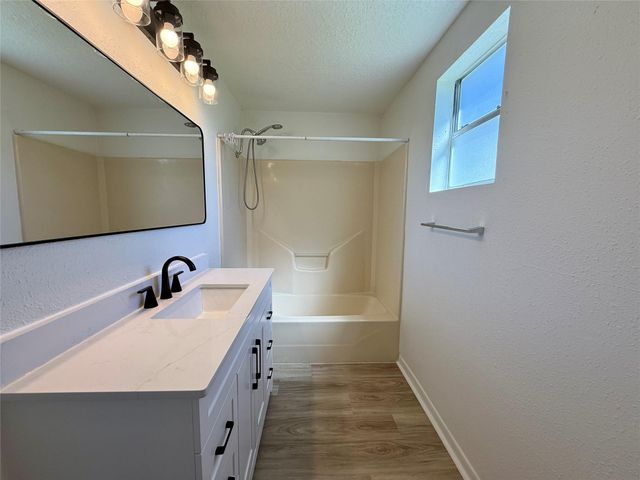 111 4th Street, Brazoria, TX 77422