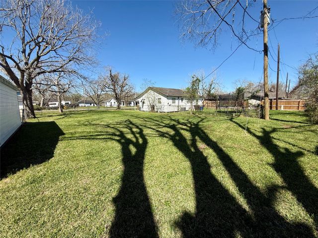 111 4th Street, Brazoria, TX 77422