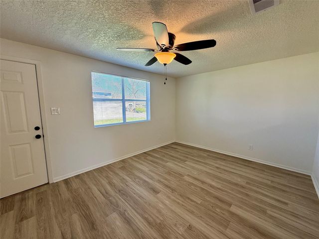 111 4th Street, Brazoria, TX 77422