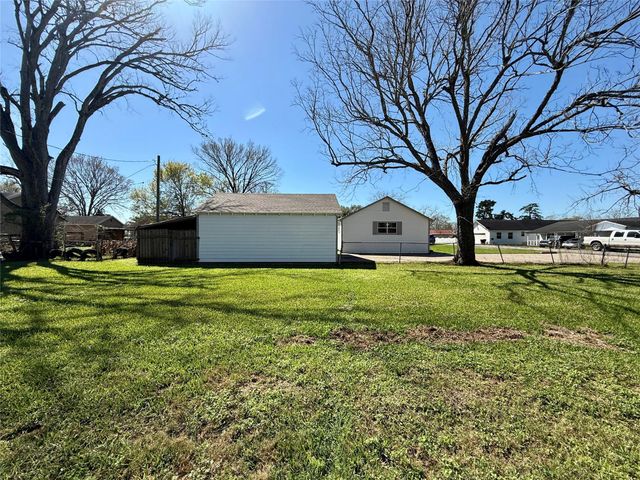 111 4th Street, Brazoria, TX 77422