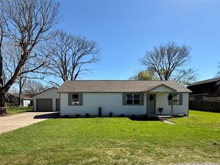 111 4th Street, Brazoria, TX 77422