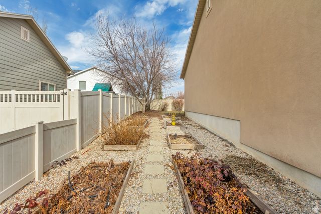 2172 W RIFLEMAN DR, Farmington, UT 84025