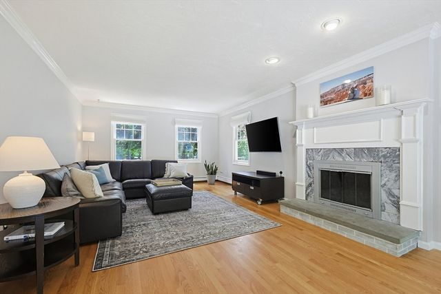 5 Hickory Dr, Medfield, MA 02052