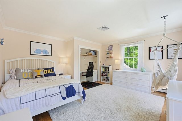 5 Hickory Dr, Medfield, MA 02052