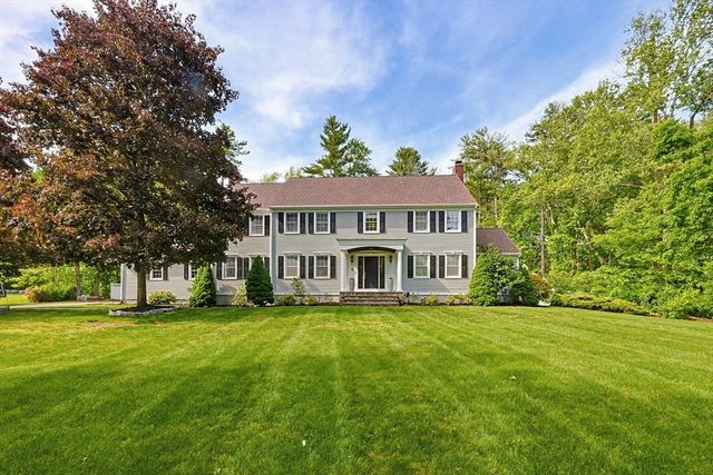 5 Hickory Dr, Medfield, MA 02052