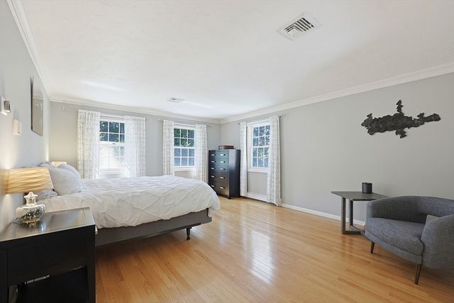 5 Hickory Dr, Medfield, MA 02052