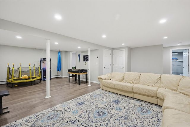 5 Hickory Dr, Medfield, MA 02052