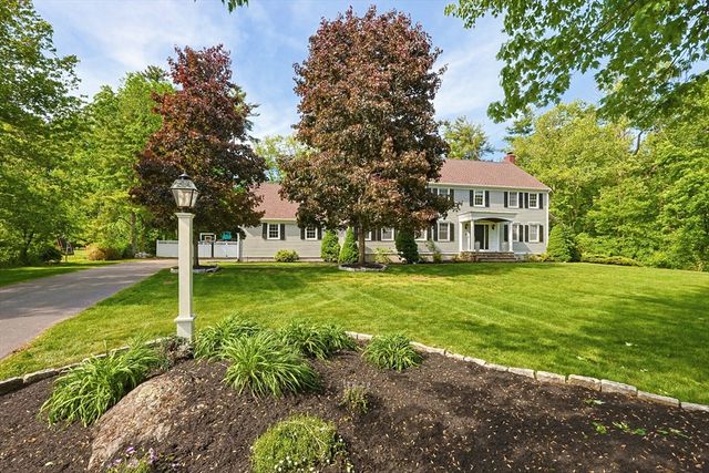 5 Hickory Dr, Medfield, MA 02052