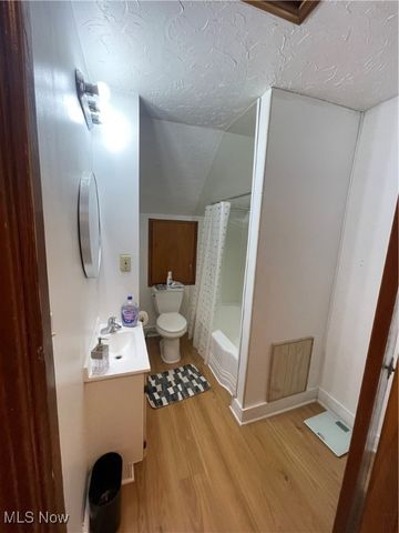 18606 Cherokee Avenue, Cleveland, OH 44119