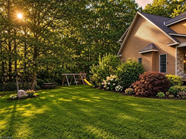 6916 Harvest Glen Drive, Greensboro, NC 27406