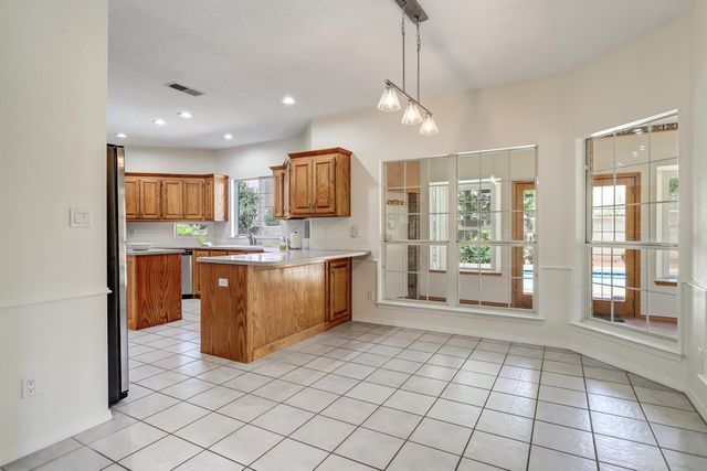 10015 Petra Court NE, Albuquerque, NM 87122