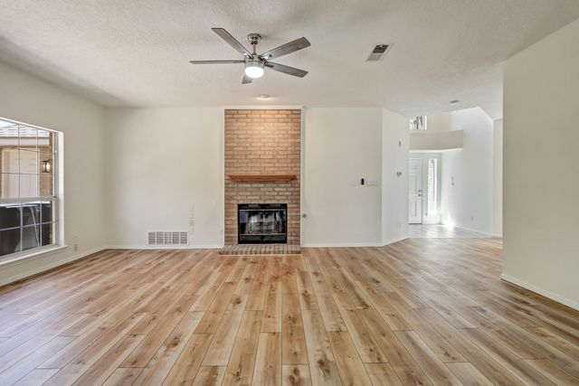 10015 Petra Court NE, Albuquerque, NM 87122