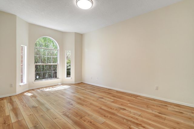 10015 Petra Court NE, Albuquerque, NM 87122
