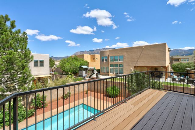 10015 Petra Court NE, Albuquerque, NM 87122