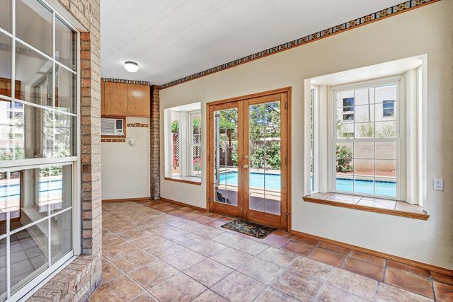 10015 Petra Court NE, Albuquerque, NM 87122