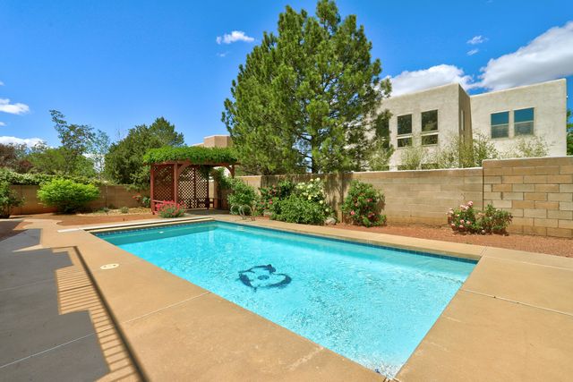 10015 Petra Court NE, Albuquerque, NM 87122