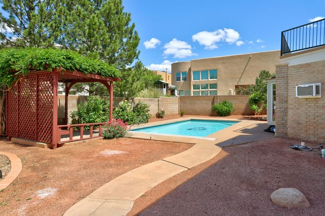 10015 Petra Court NE, Albuquerque, NM 87122