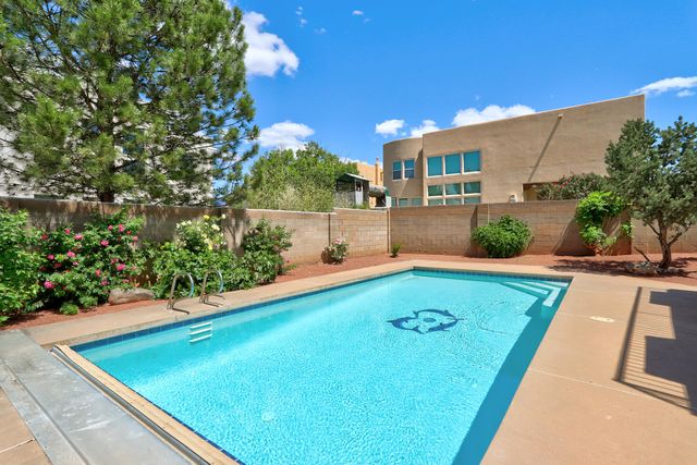 10015 Petra Court NE, Albuquerque, NM 87122