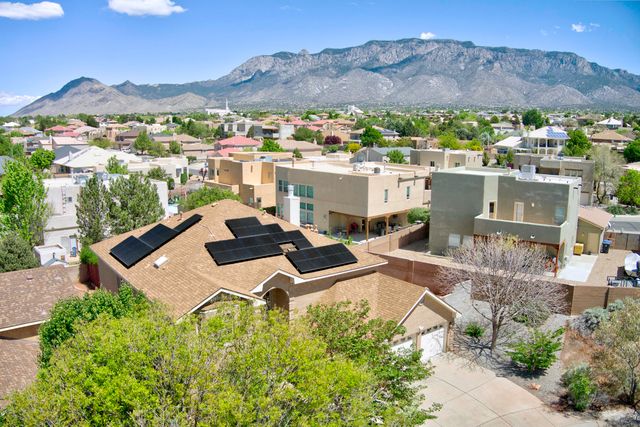 10015 Petra Court NE, Albuquerque, NM 87122