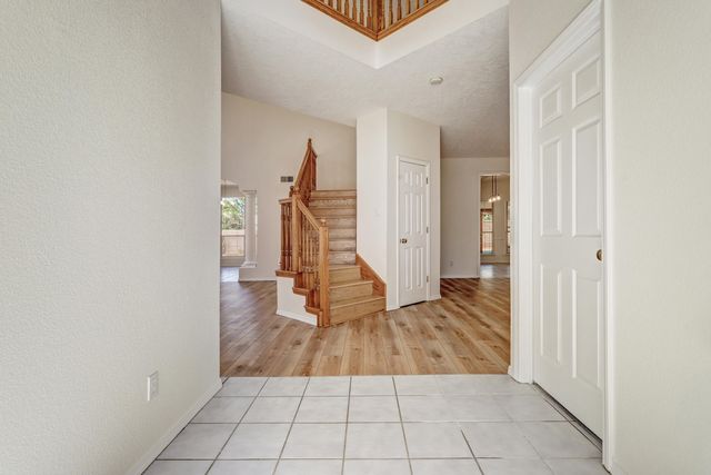 10015 Petra Court NE, Albuquerque, NM 87122