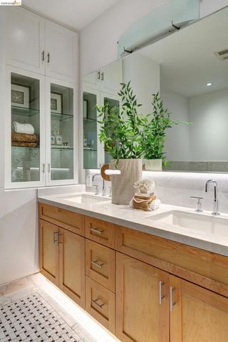 1755 1755 Broadway 45, Oakland, CA 94612