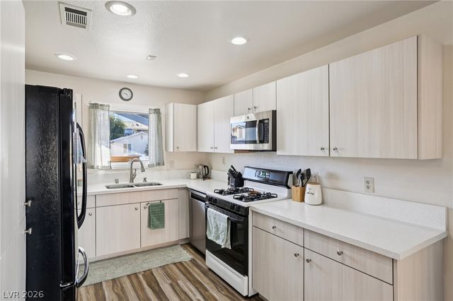 415 Chateau Drive, Henderson, NV 89002