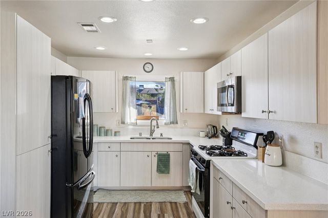 415 Chateau Drive, Henderson, NV 89002