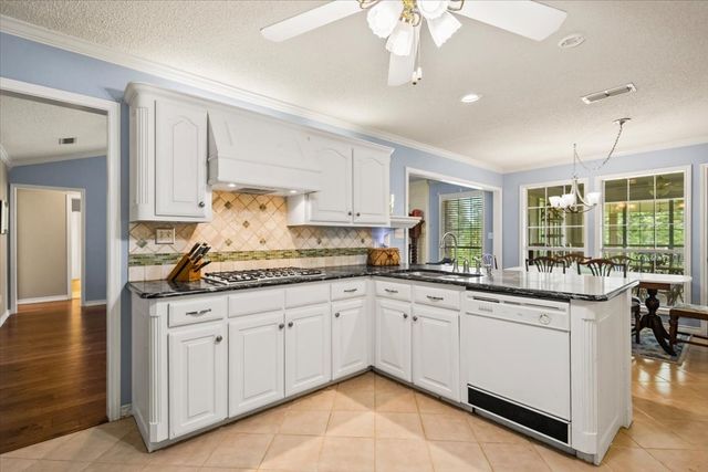 113 Saint Andrews Circle, Hideaway, TX 75771