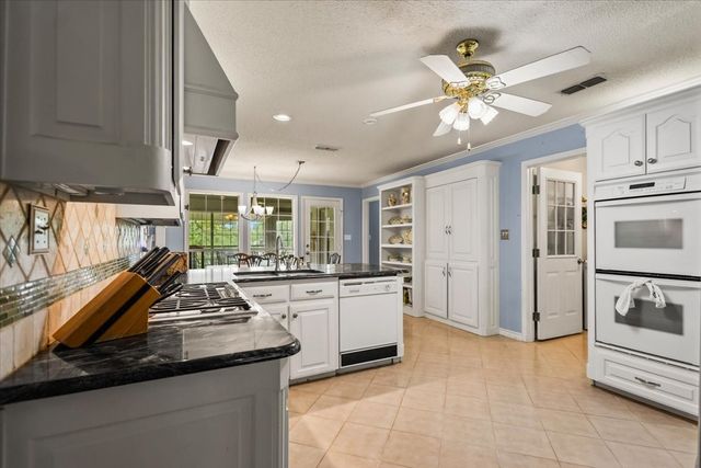113 Saint Andrews Circle, Hideaway, TX 75771