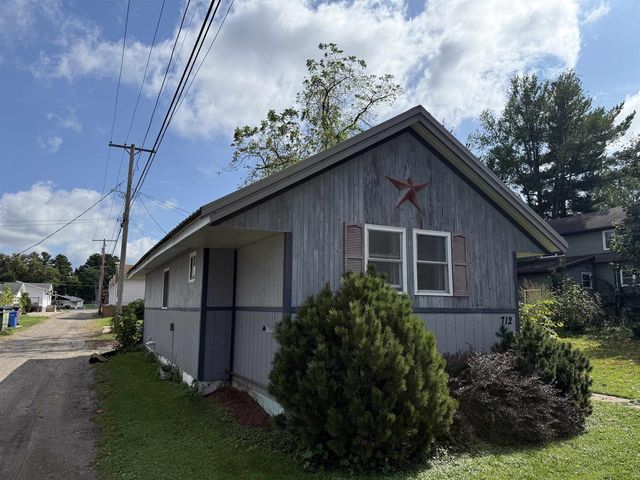 712 Vine Street, Wisconsin Dells, WI 53965