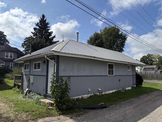 712 Vine Street, Wisconsin Dells, WI 53965