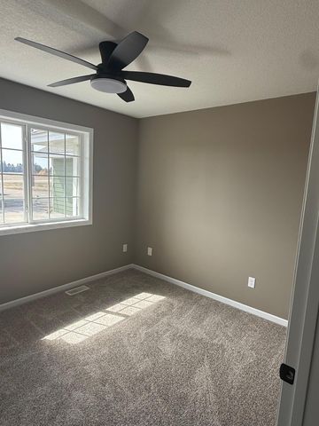 2533 341st Avenue NW, Cambridge, MN 55008