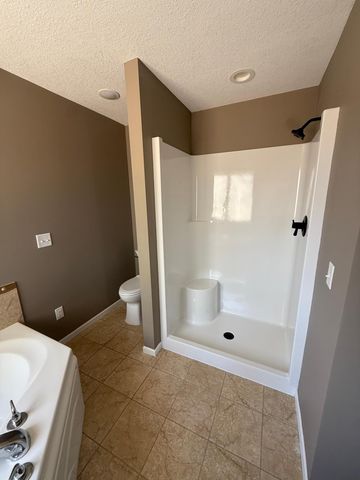 2533 341st Avenue NW, Cambridge, MN 55008