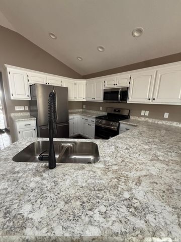 2533 341st Avenue NW, Cambridge, MN 55008