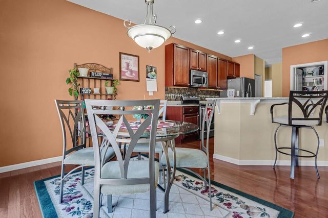 2402 Kiowa DRIVE, Grafton, WI 53024