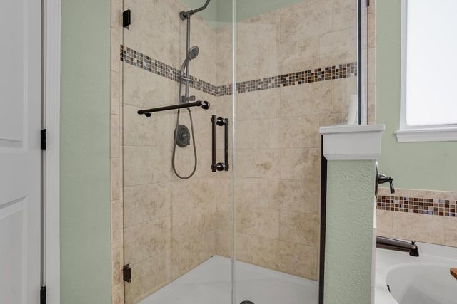 2402 Kiowa DRIVE, Grafton, WI 53024