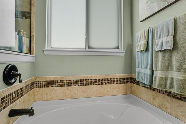 2402 Kiowa DRIVE, Grafton, WI 53024